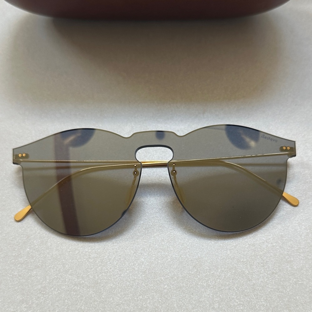 Illesteva Leonard Mask Sunglasses Gold